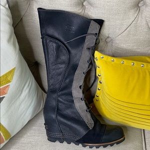 Sorel black lace up boots